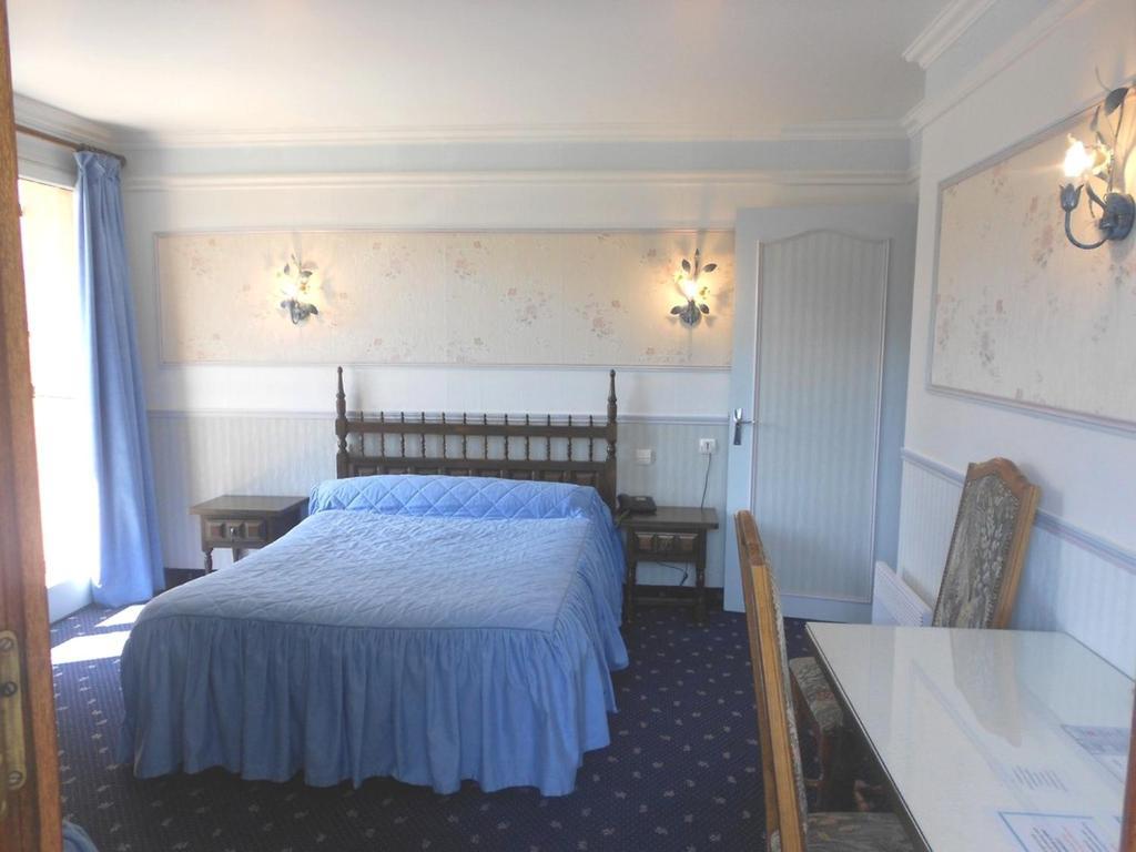 Hotel Les Barnieres Guillestre Room photo